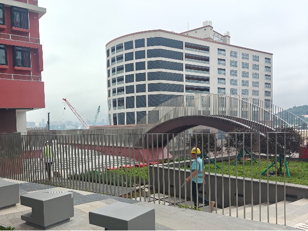 喜师傅 × 澳门新永和公租房：304 不锈钢护栏筑就湾区安居 “幸福防线”