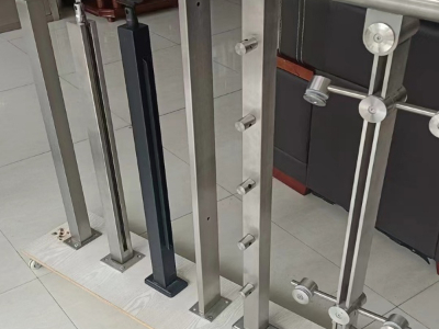 304不锈钢方管立柱