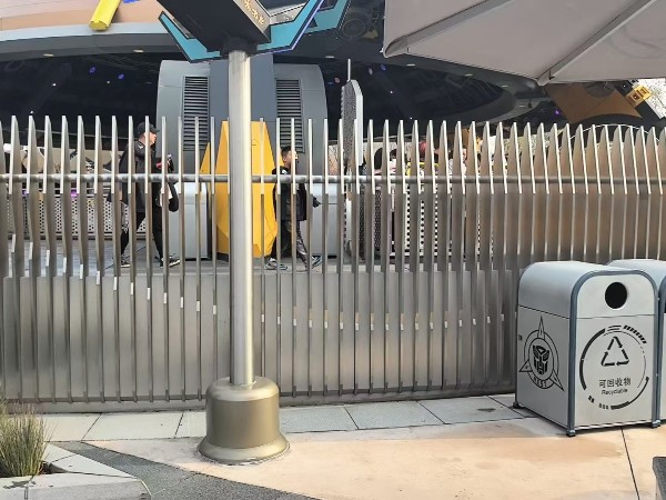 喜师傅不锈钢护栏：助力环球影城打造安全美观的文旅防护标杆